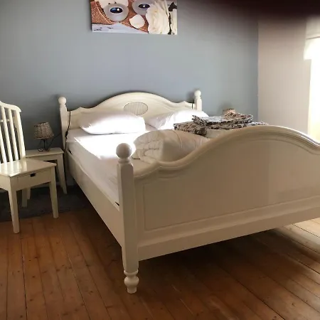 Vakantiehuis Spacious Holiday In With Private Garden