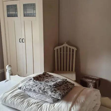 Vakantiehuis Spacious Holiday In With Private Garden