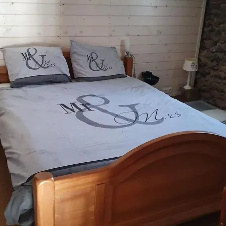 Spacious Holiday In With Private Garden Vakantiehuis